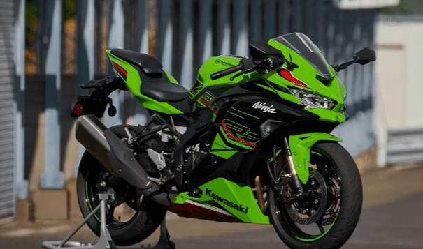 Kawasaki Ninja ZX-4RR 2023: com sua tradicional cor verde limão