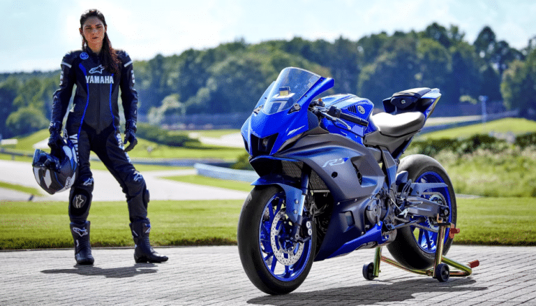 Yamaha YZF-R7 2023: