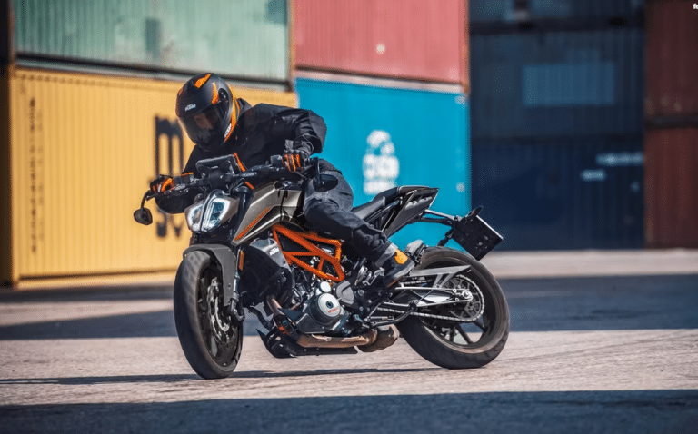 Detalhes completo da KTM Duke 390 2023